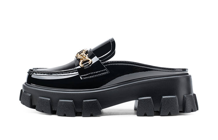 He Jinchang Closed Toe Slippers Women's Black