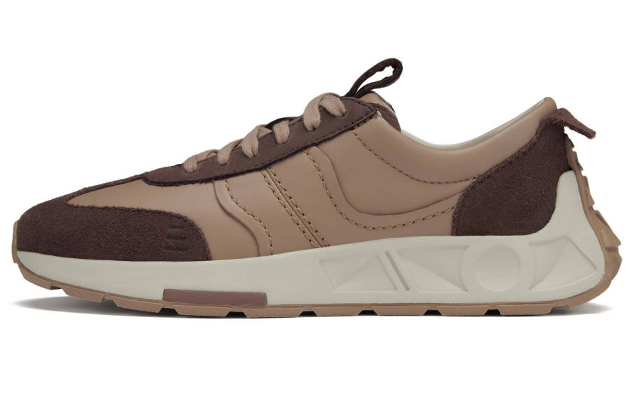 Clarks Casual Shoes Women's Light Brown
