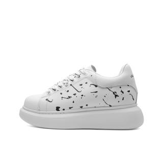 XIONGMAOMUMU Cow Split Leather Low top Skateboard Shoes Unisex White, Black Ink Splatter Graffiti