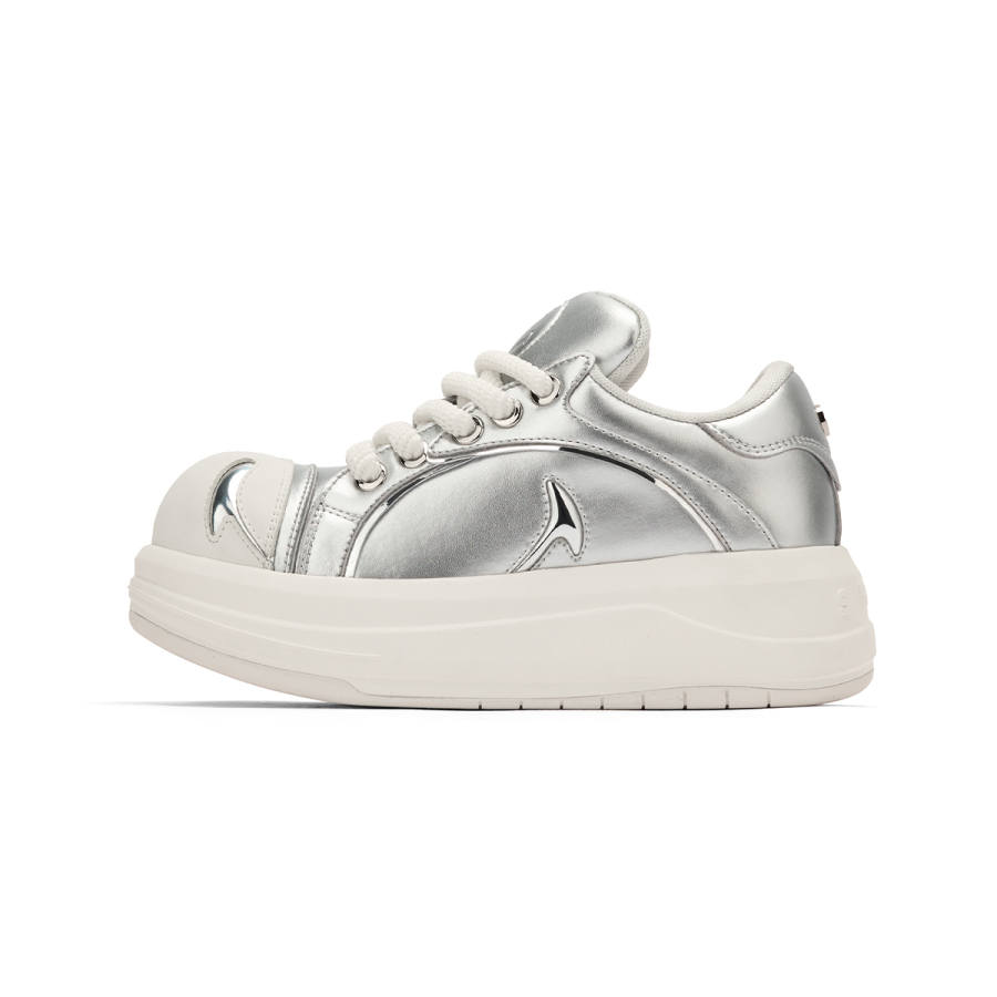 SMILEY White Whale Collection Low top Platform Skateboard Shoes Unisex Silver