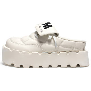 MIO Closed Toe Slippers Women's