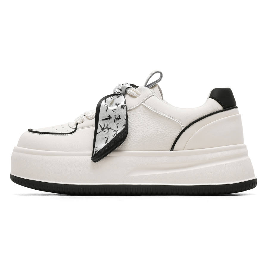C°BANNER Leather Low top Skateboard Shoes Women's Beige Black