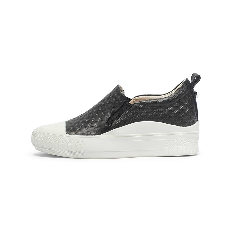 Coup De Foudre Sheepskin Low top Skateboard Shoes Women's