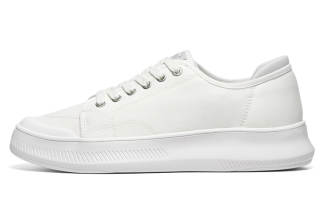 BENEUNDER Street Travel Slip Resistant, Abrasion Resistant, Breathable, Lightweight Low top Canvas Shoes Women's White