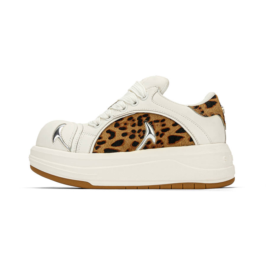 SMILEY White Whale Collection Low top Skateboard Shoes Women's