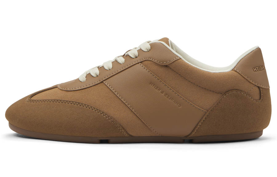 CHARLES&KEITH Small Ck Pu Slip Resistant Slip Resistant Low top Women's Casual Shoes Women's Camel/White