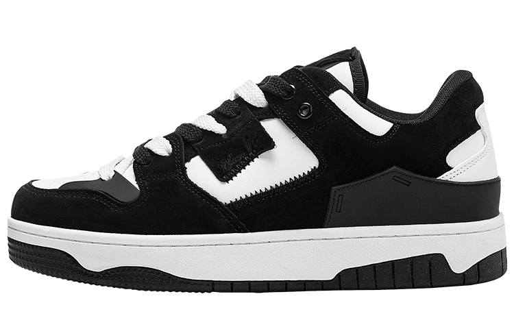 RIFUGIO VO' Leather Low top Skateboard Shoes Unisex Black White