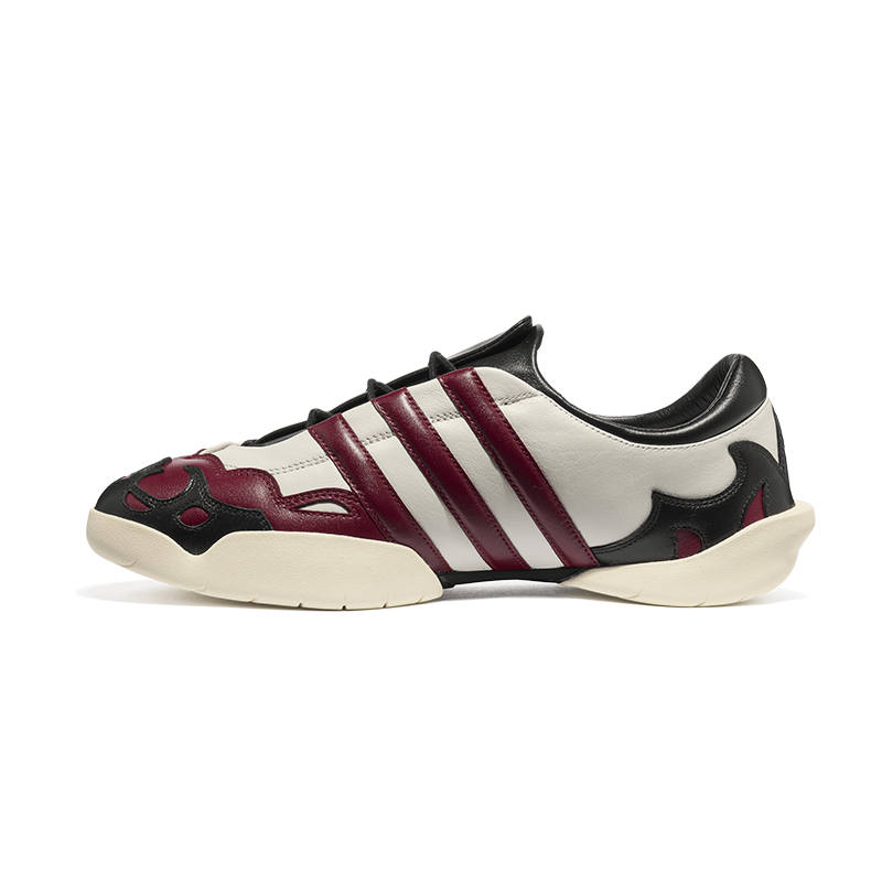 Y-3 Y-3 Regu 2002 Round Toe Sneakers