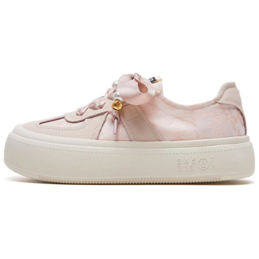 ZGR Slip Resistant Abrasion Resistant Low top Canvas Shoes Women's