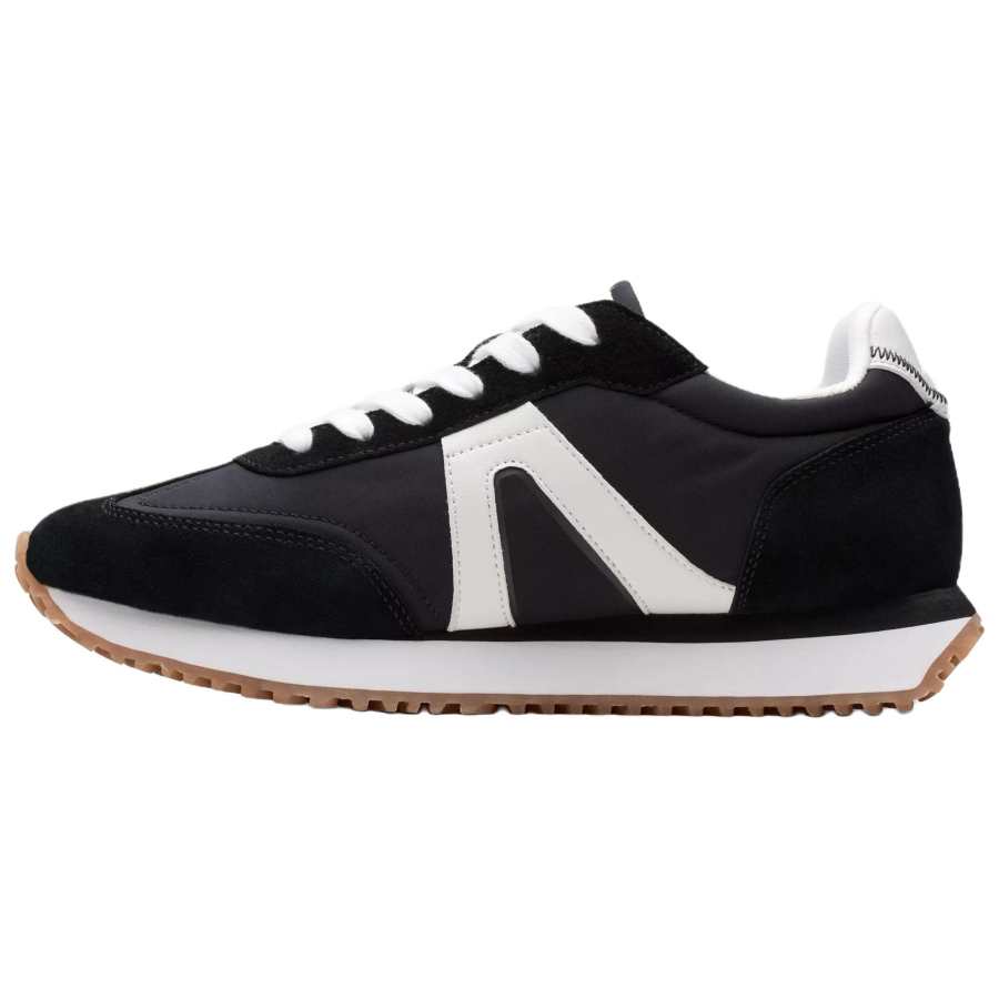 Clarks Calo Run Low top Casual Shoes Women's Black