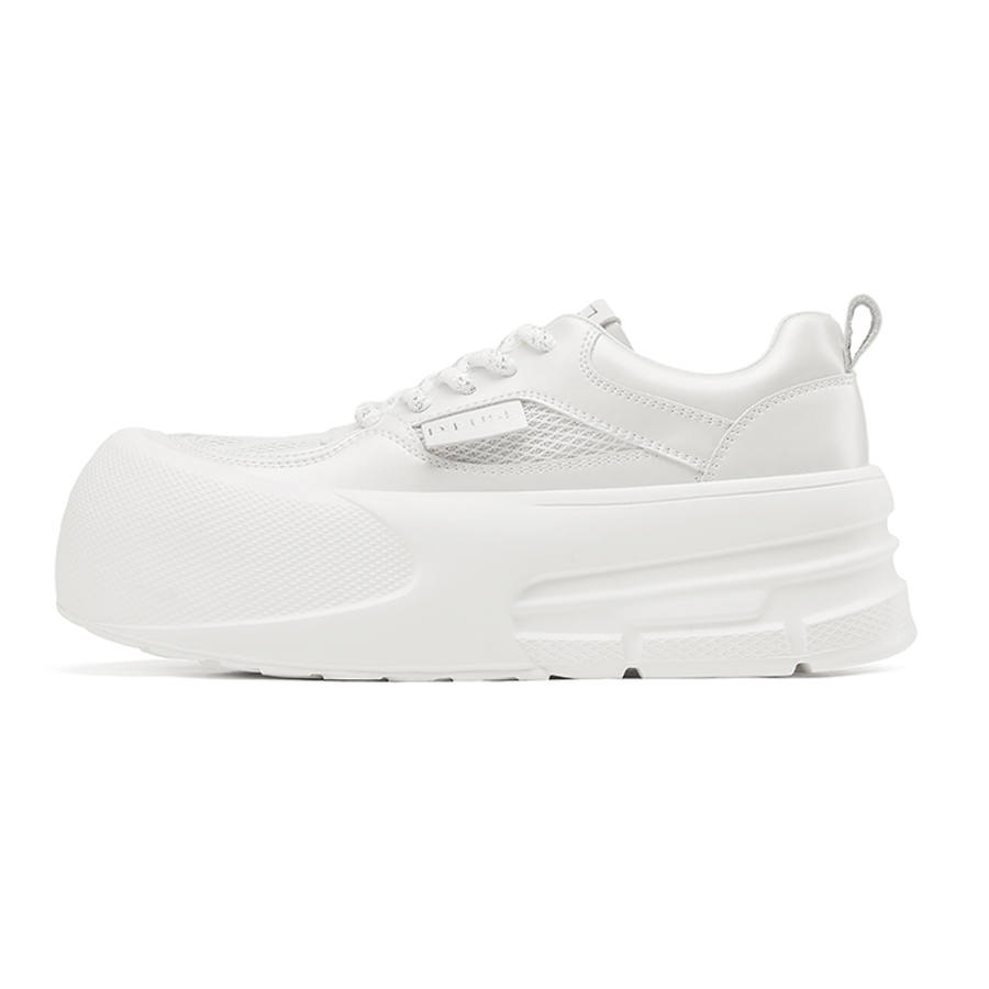 D:FUSE SCANDINAVIA D FUSE SCANDINAVIA White Sneakers Flat Shoes Slip Resistant, Abrasion Resistant, Lightweight
