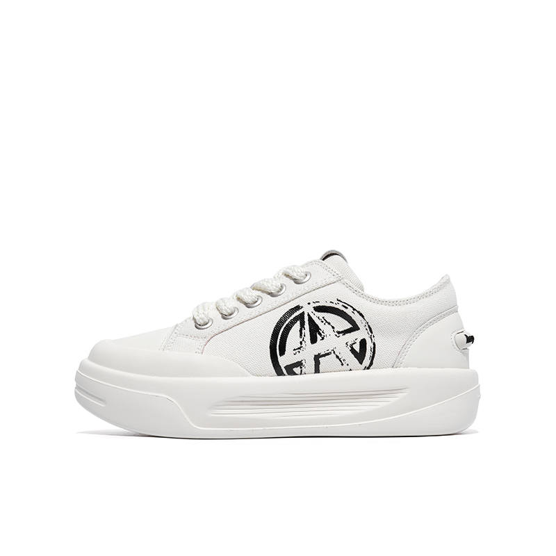 Acupuncture Height Increasing Abrasion Resistant Lightweight Slip Resistant Low top Skateboard Shoes Unisex Ivory White