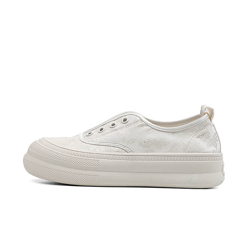 QIAONAI Mesh Slip Resistant Slip Resistant Low top Skateboard Shoes Women's White