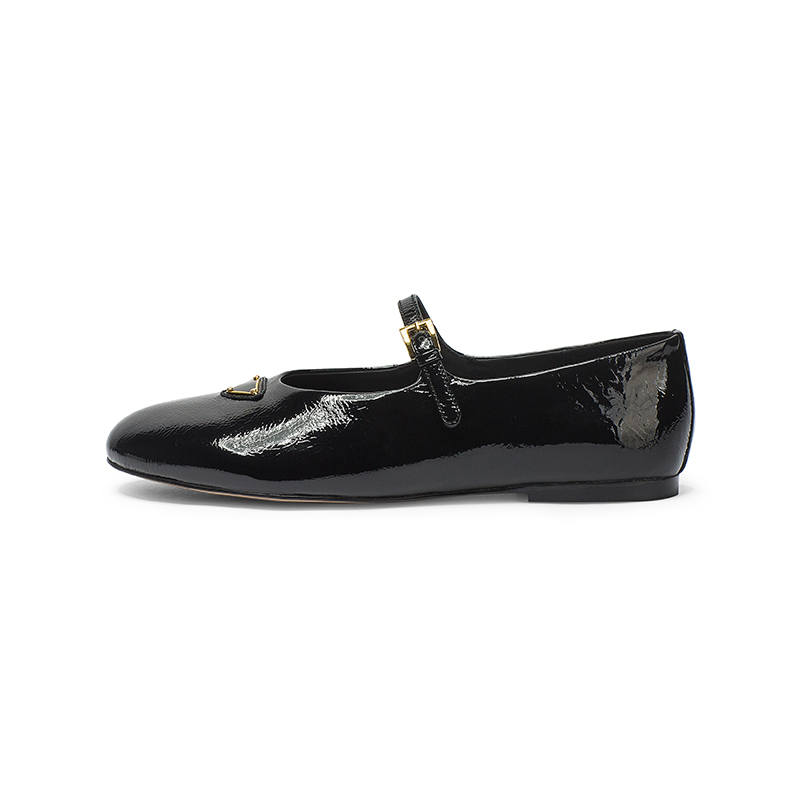 Coup De Foudre Patent Leather Mary Jane Shoes Women's