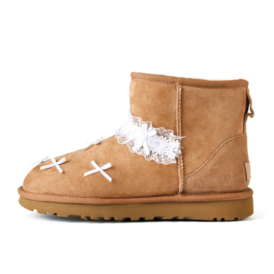 UGG Snowtop Cake Small Flower Sheepskin Thermal Abrasion Resistant Short Snow Boots Women's Caramel