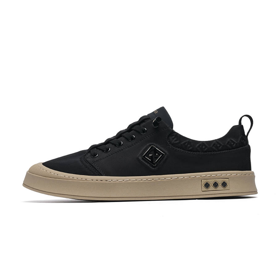 C°BANNER Low top Canvas Shoes Men's Black