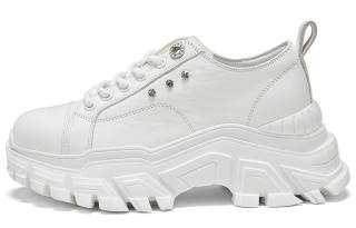 VMe Low top Casual Shoes Women's White
