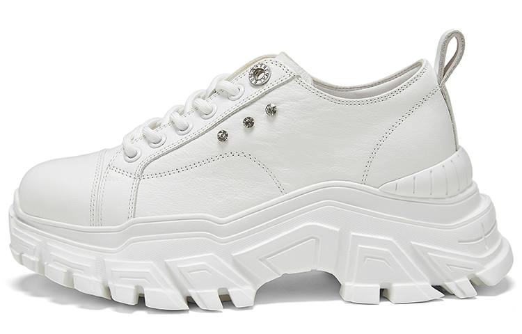 VMe Low top Casual Shoes Women's White
