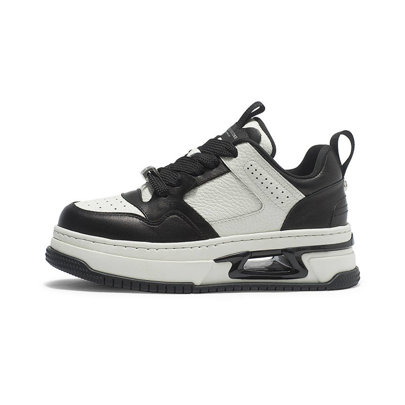 Coup De Foudre Low top Skateboard Shoes Women's