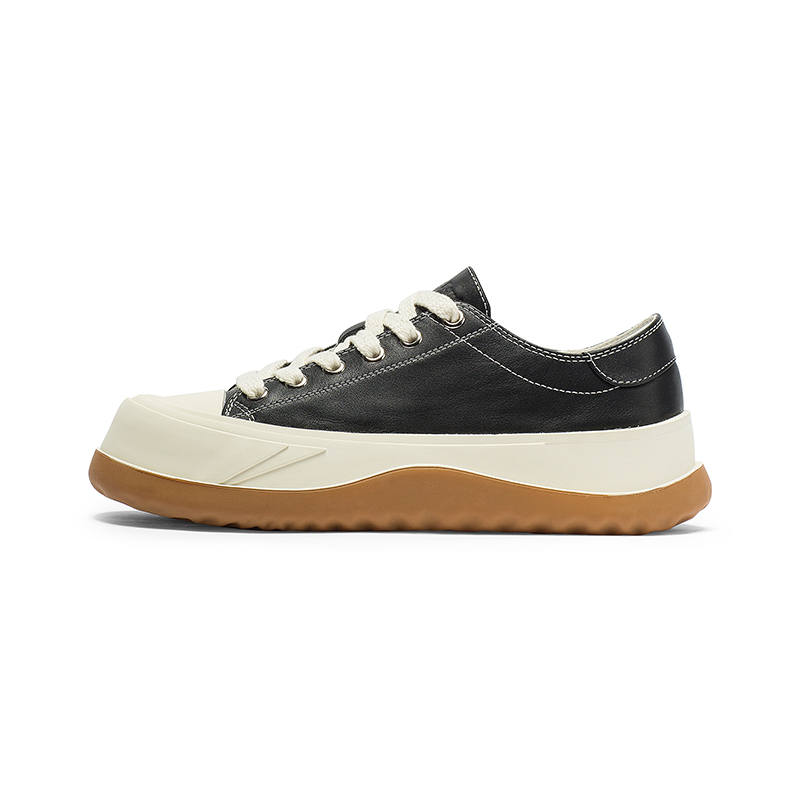 Coup De Foudre Low top Casual Shoes Women's