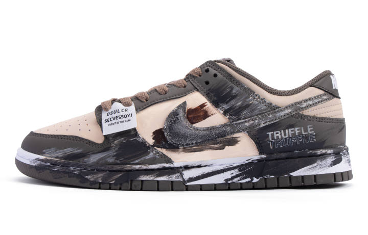 Nike Nike Dunk Abrasion Resistant Abrasion Resistant Low top Skateboard Shoes Men's Brown Gray