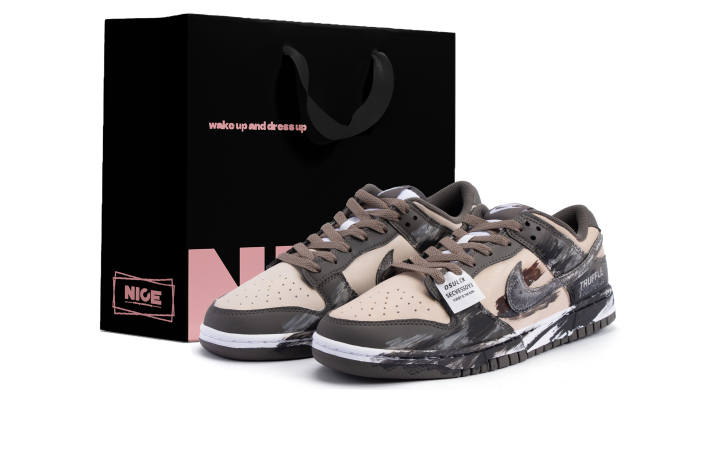 Nike Nike Dunk Abrasion Resistant Abrasion Resistant Low top Skateboard Shoes Men's Brown Gray