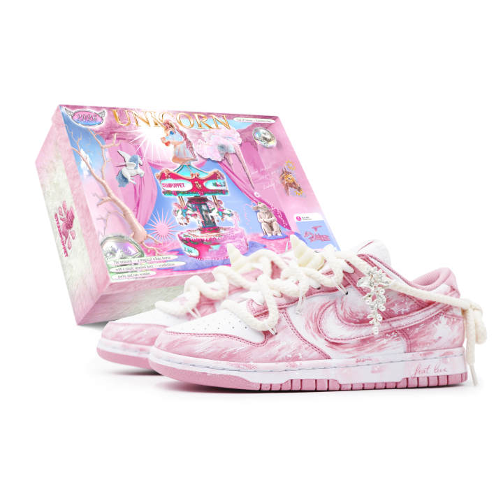 Nike Nike Dunk Abrasion Resistant Abrasion Resistant Low top Skateboard Shoes Women's Pink White