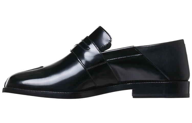Maison Margiela Tabi Toe Slip On Loafers Women's