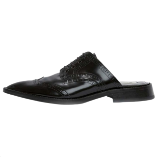 Victoria Beckham Closed Toe Slippers Women's Black