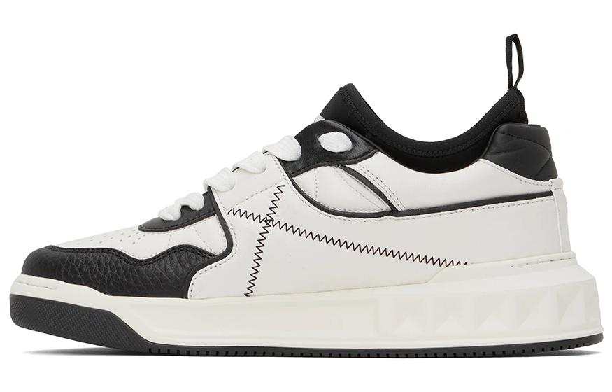 Valentino One Stud Low top Skateboard Shoes Men's White Black