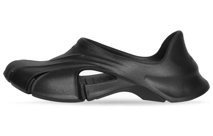 Balenciaga Mold Closed In Black