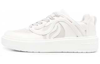 Stella McCartney Leather Low top Stylish Skateboarding Shoes Women's White