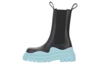 Bottega Veneta Tire Chelsea Leather Crew Chelsea Boots Women's Black Blue