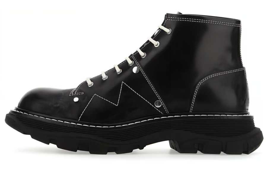 Alexander McQueen Alexander McQueen Tread Lace Up Boots 'Black'