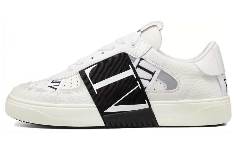 Valentino VL7N Comfortable And Trendy Low top Stylish Skateboarding Shoes Women's White Black