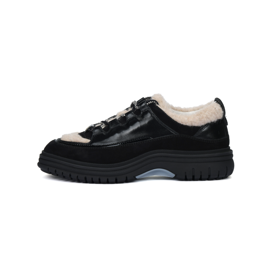 CHANEL 25B Calfskin Low top Casual Shoes Women's Black