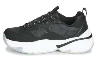 Victoria Beckham Low top Casual Shoes Women's Black