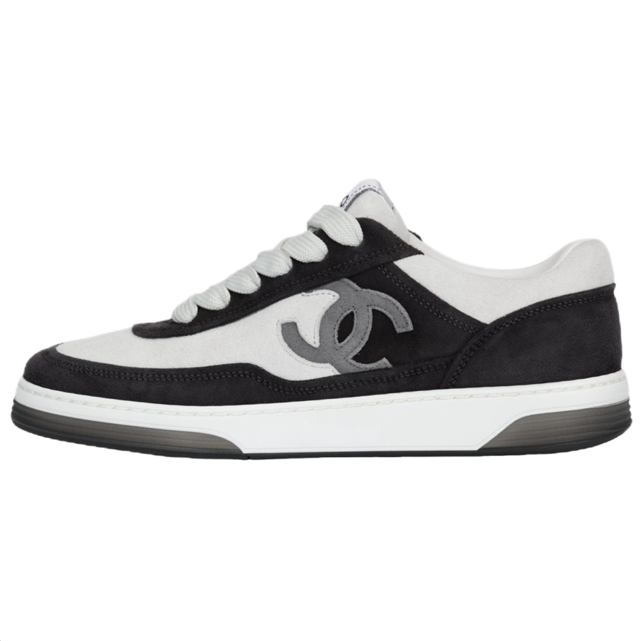 CHANEL 23P Leather Low top Stylish Skateboarding Shoes Women's Black White