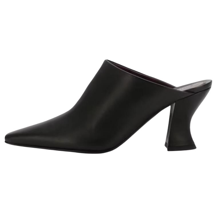 Bottega Veneta Almond Closed Toe Slippers Women's Black