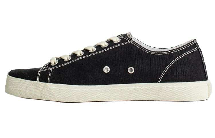 Maison Margiela Tabi Casual Low top Stylish Skateboarding Shoes Men's Black White