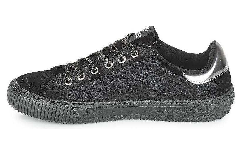 Victoria Beckham Suede Low top Skateboard Shoes Women's Black