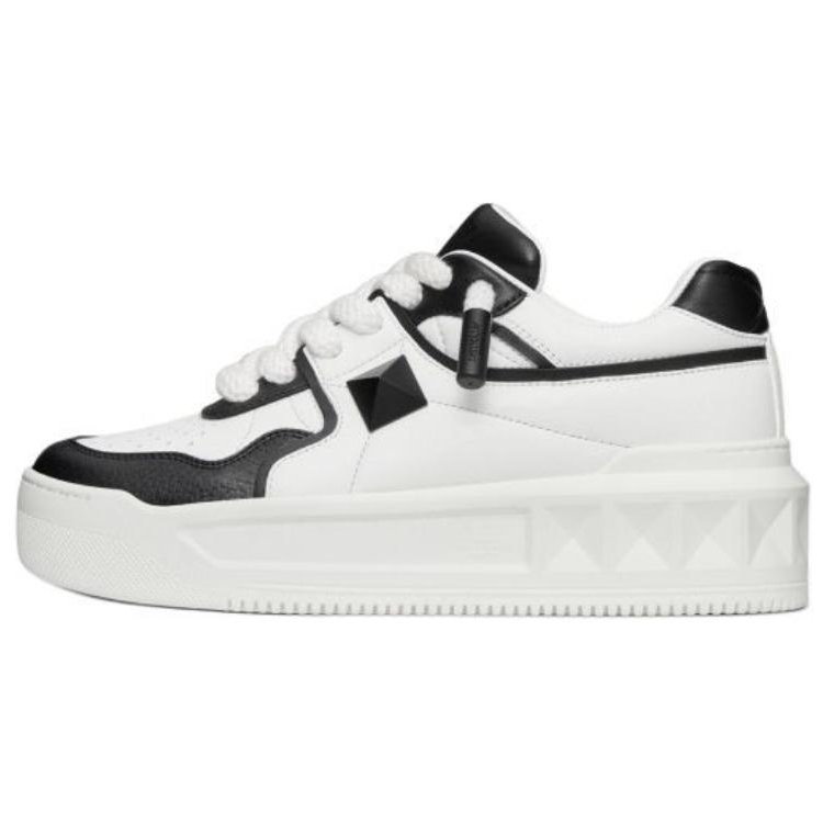 Valentino ONE STUD XL Sheepskin Low top Skateboard Shoes Women's White Black