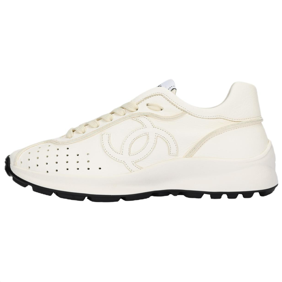 CHANEL Low top Casual Shoes Women's White