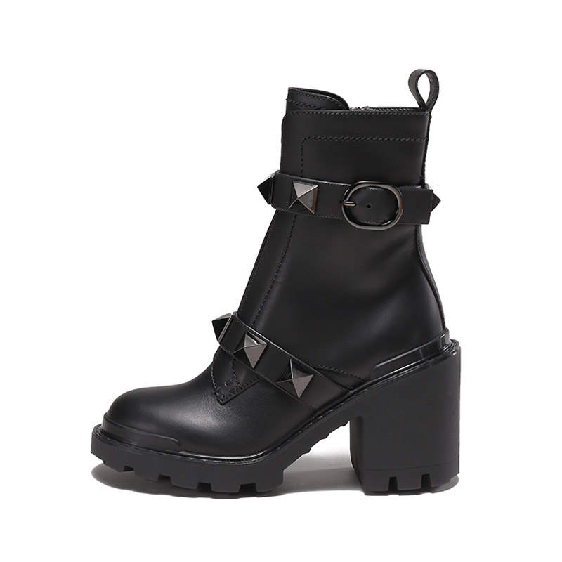 Valentino Roman Stud Top Grain Cow Leather Ankle Boots Women's Black