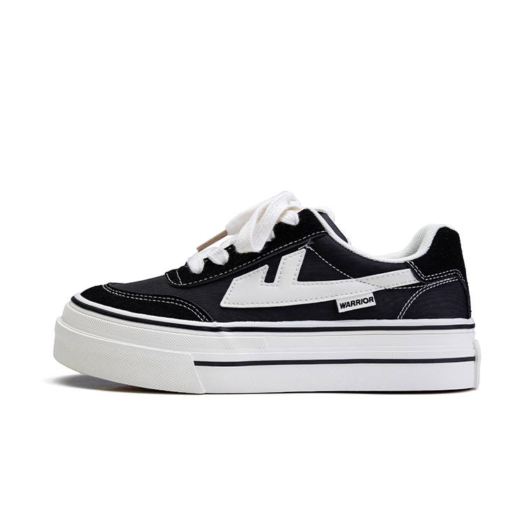 WARRIOR Warrior Low top Canvas Shoes Women's Black Beige