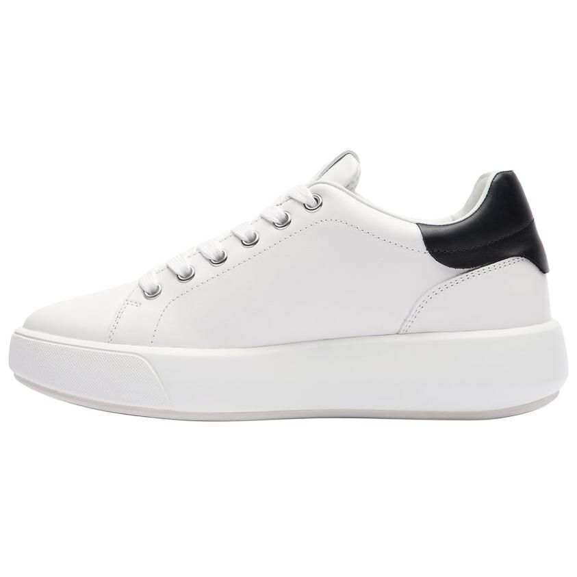 Stuart Weitzman Stuart Weitzman/SW Pro Low top Skateboard Shoes Women's White