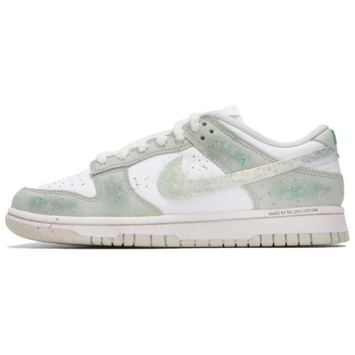 Nike Nike Dunk Cushioning Low top Skateboard Shoes Women's Lake Green