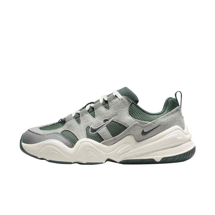 Nike Nike Tech Hera Low top Chunky Sneakers Women's