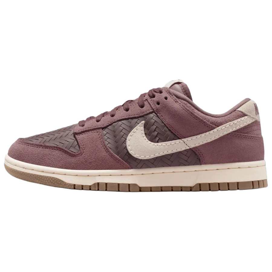 Nike Nike Dunk Low top Skateboard Shoes Women's Dark Purple Red