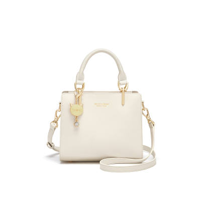CNOLES Synthetic Leather Handbag, Shoulder Bag, Crossbody Bag Regular Women's Ecru/Elegant Brightening